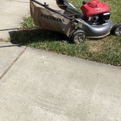 Honda Gas Lawnmower Works Perfect Excellent Condition, Self Propill