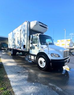 2011 freightliner  26ft box truck