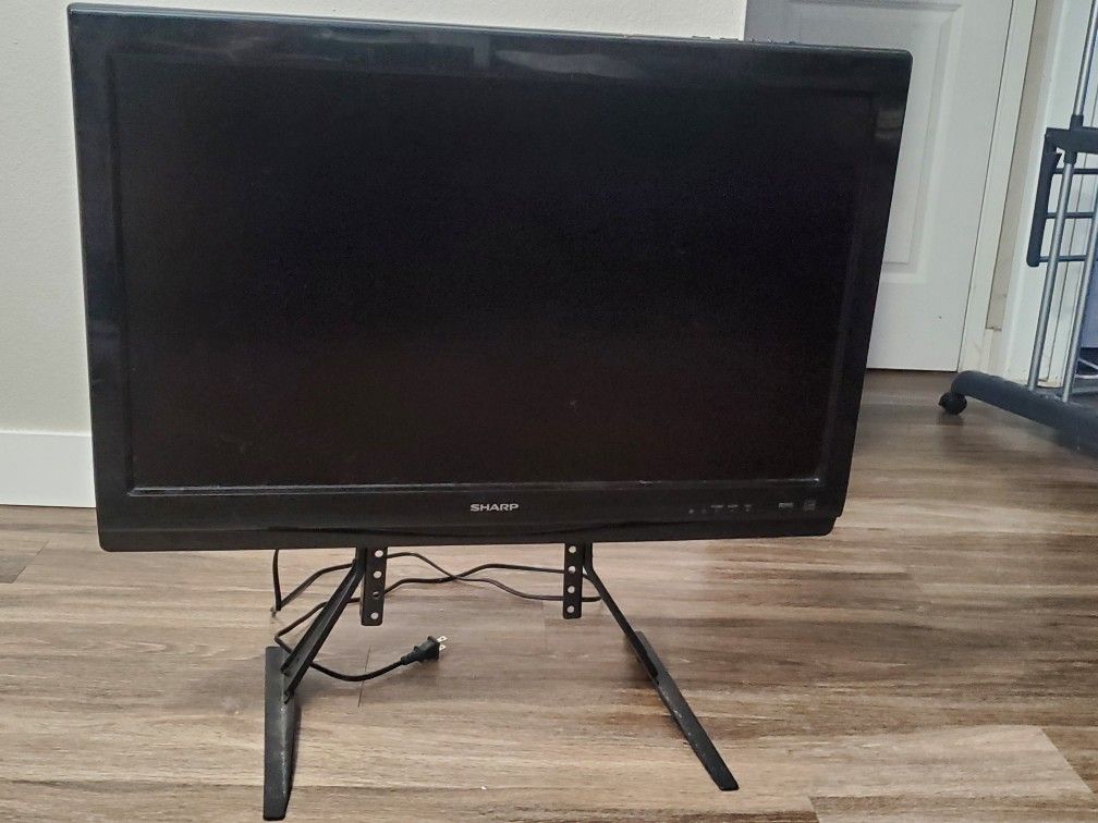 32" Sharp Liquid Crystal TV LC-32SB24U