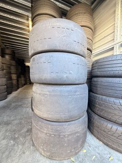 305/30/20(2) 245/35/20(2) Hoosier R7