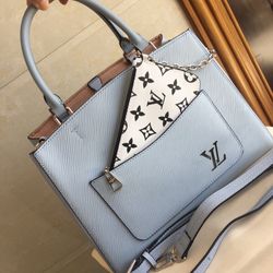 Authentic Louis Vuitton Monogram Canvas Pocket Women's Bag