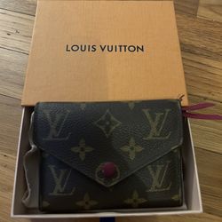 Louis Vuitton Women Wallet ( Authetic used ) 