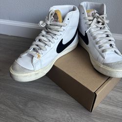 Nike Blazer Mid ’77 Vintage – Size 9