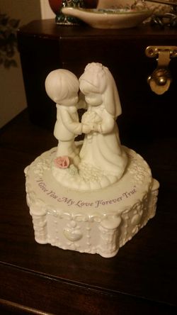 VINTAGE Precious Moments figurines "I give you my love forever true"