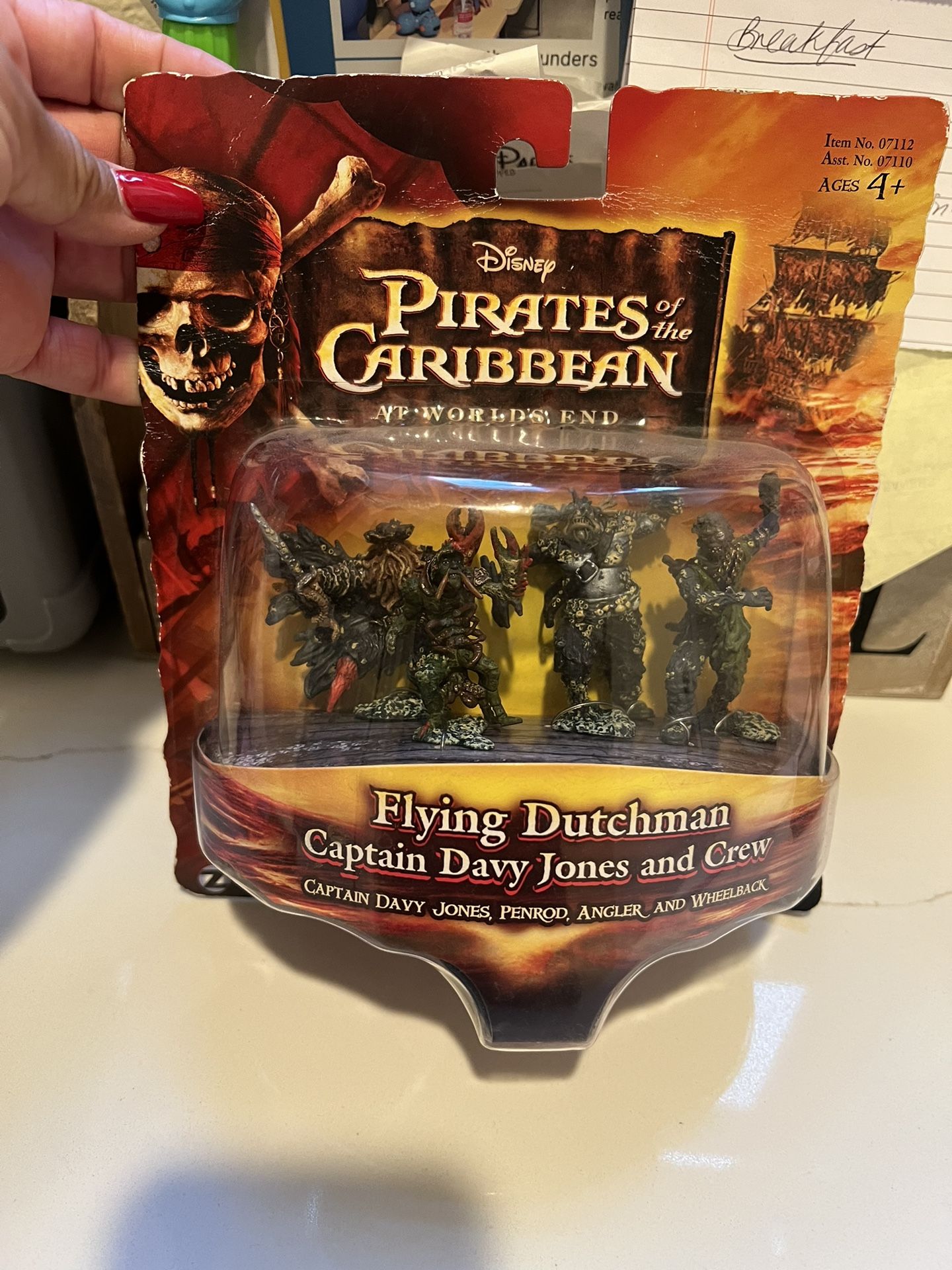 Disney Pirates Of The Caribbean Flying Dutchman Captain Davy Jones & Crew