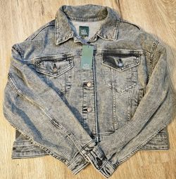 Cropped Acid Wash Denim Jacket 