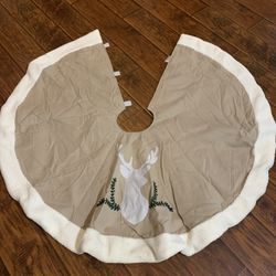 Christmas tree skirt