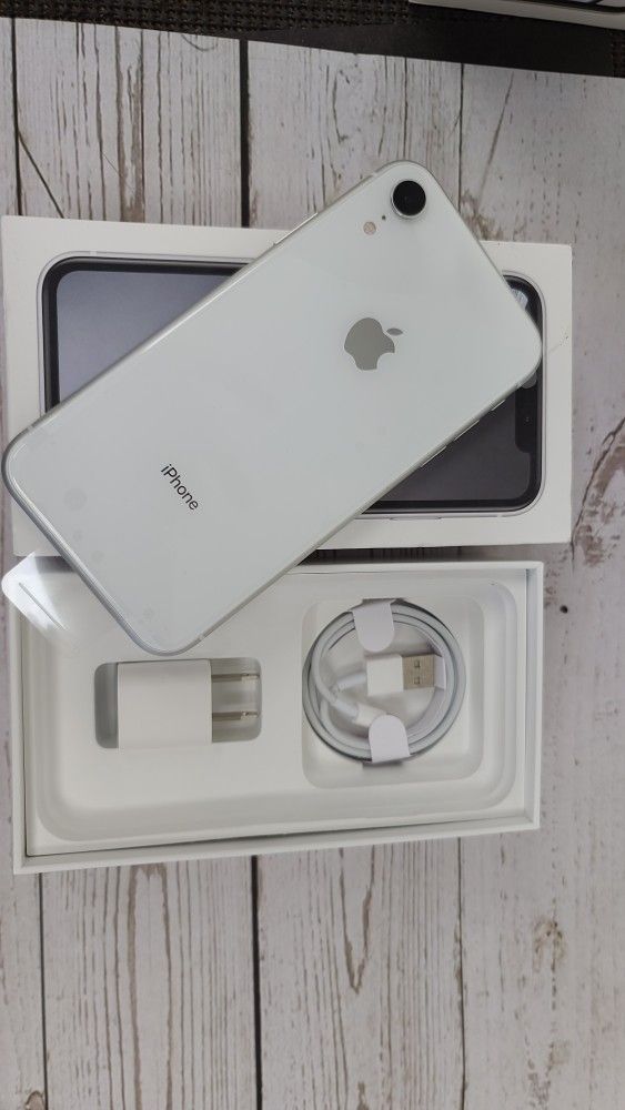 IPHOME XR...64GB. TMOBILE AND METRO PCS Cell phones & Accessories