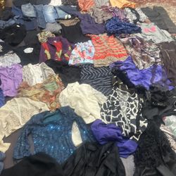 100 Pieces Women’s Clothing Size Small  And Medium 