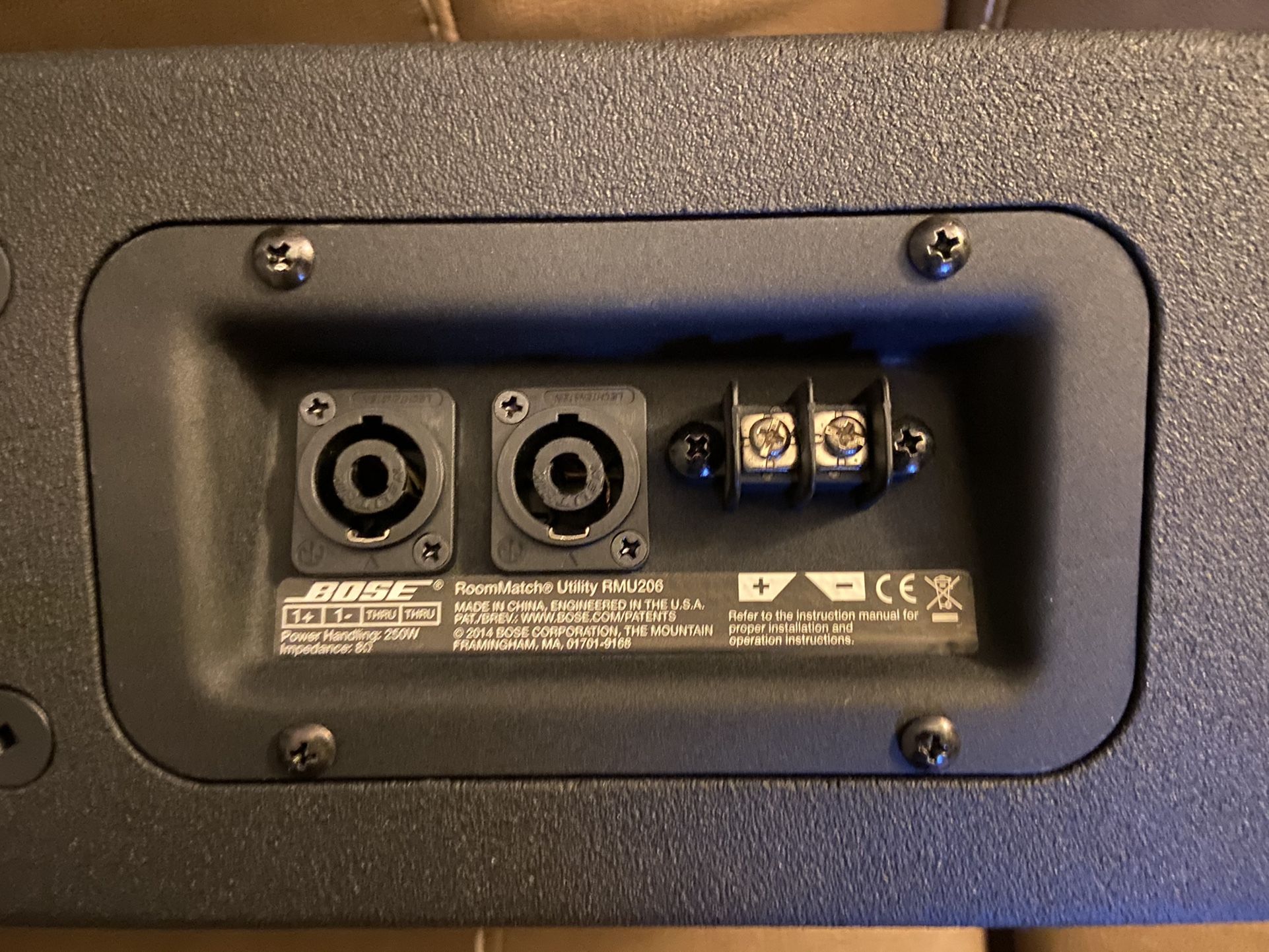 2x) BOSE ROOM-MATCH UTILITY RMU 206 PROFESSIONAL SPEAKERS (50lbs