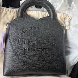 VIRAL Tiffany & Co. Heart Leather Bag – Return to Tiffany Black