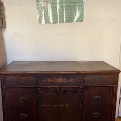 Wooden dresser For Sale 