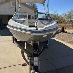 2013 Larson 185 Boat