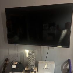 52” Insigma TV With Wall Mount And Roku Take As Is Price Is Firm 