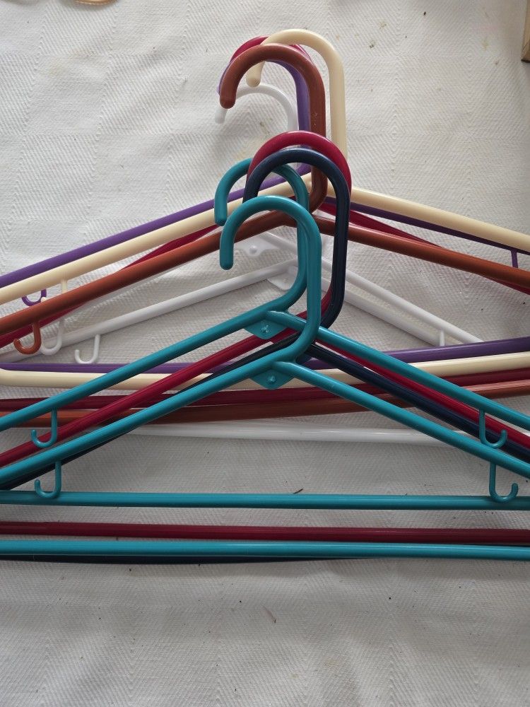 Hangers 10 Piece Like New
