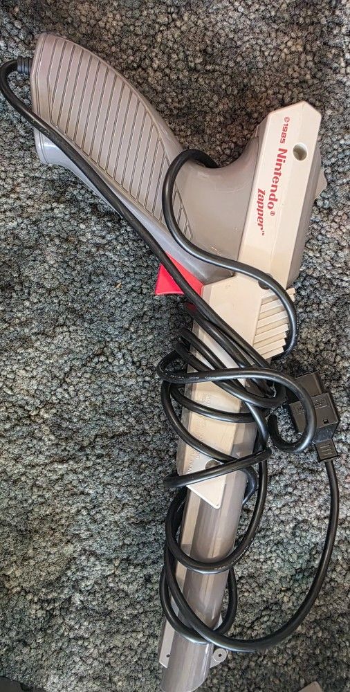 Nintendo NES Zapper Light Gun – Original Gray Version – Tested & Working – Retro Accessory
