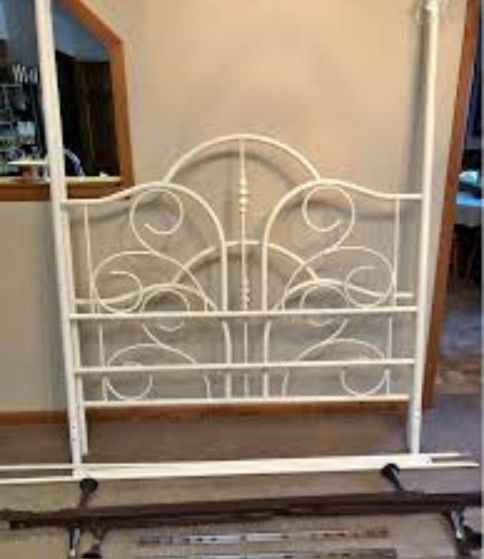 Full Size Canopy Bed With Bed Frame