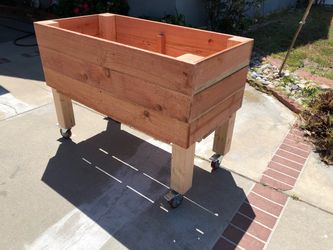 Woodworking Project Outdoor Planter Box Bar Cedar Redwood Custom Beautiful Gorgeous Garden Bed AC unit pool equipment heater cover privacy wall