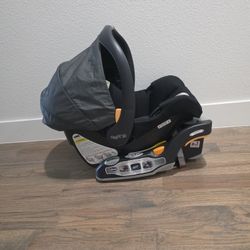 Chico Bravo Keyfit 30 Infant Car Seat and Base - Excellent Condition