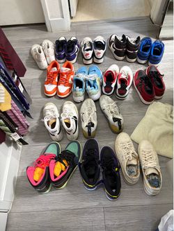 Selling 14 pairs of Nike size 9 shoes for men