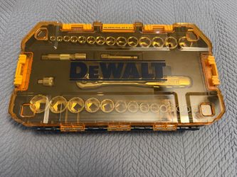 6 Point Dewalt 3/8" 72 Tooth Ratchet With 1/4" & 3/8" Socket Set 34 Piece Set