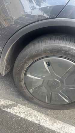 Hankook tire 235/55r18 104W