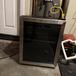 Whirlpool mini fridge 2.7 cu ft