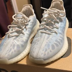 Yeezy 350 Boost Mono Ice