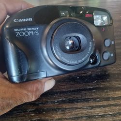 Canon Sure Shot Zoom-S 35mm Film Point-n-shoot WORKS PERFECTLY 