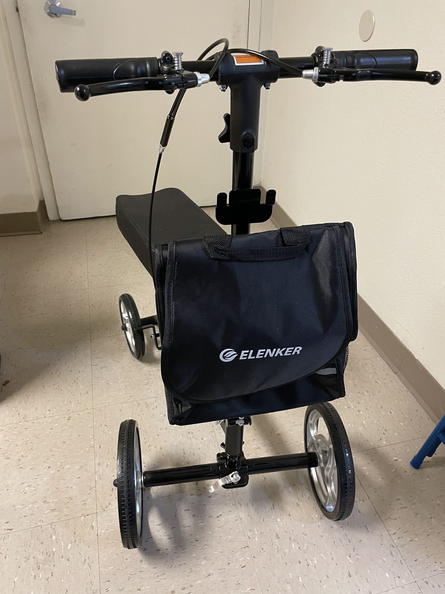 Elenker. Knee.  Walker. Brand  New. Exelente 