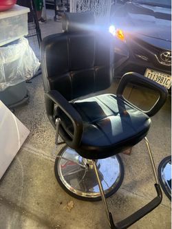Lightly used salon chair