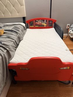Lighting McQueen Toddler Bed