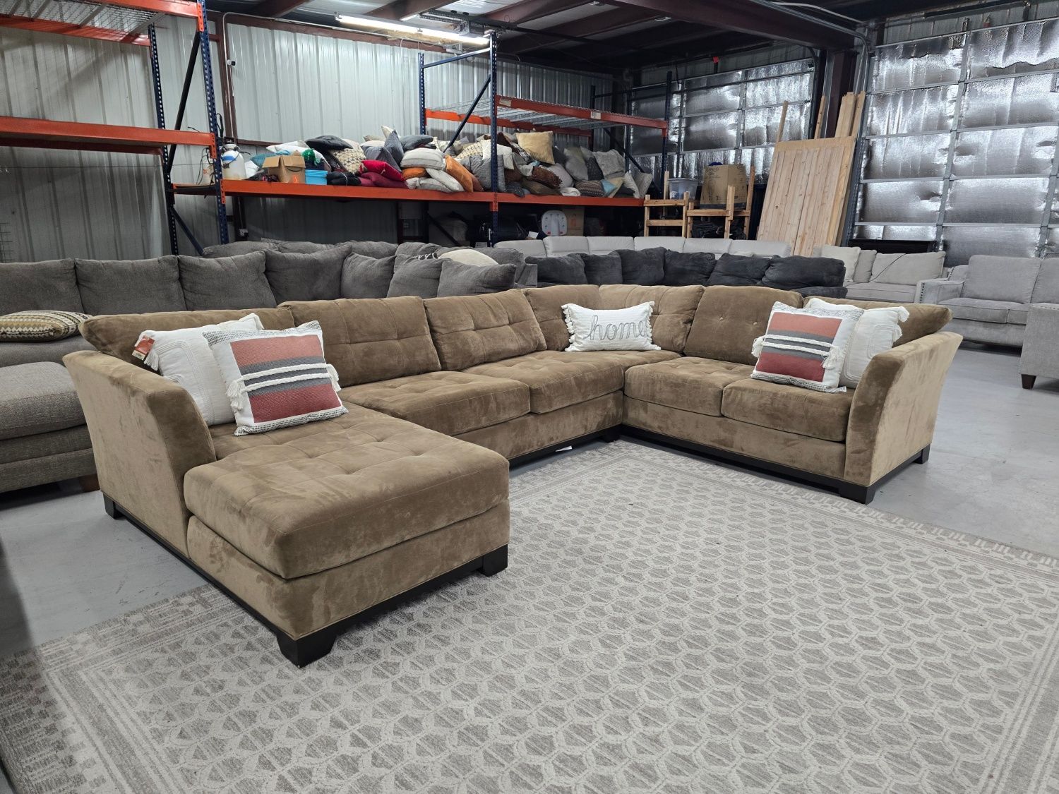Large comfy Sectional Couch with Pull-out Bed