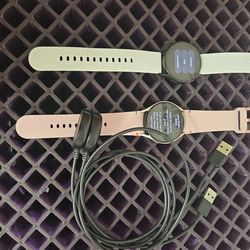 2 x Galaxy Watch FE with usb chargers