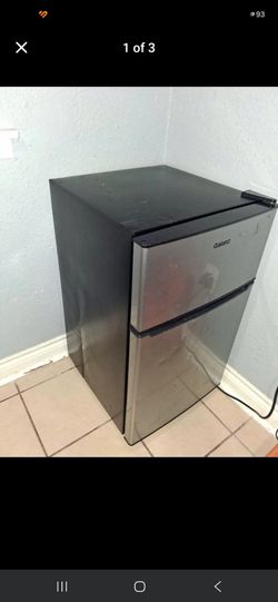 Mini fridge