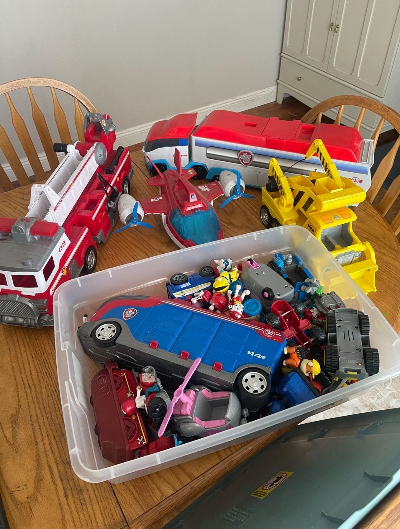 Paw Patrol Figures And Vehicles