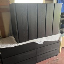 Queen bedroom set - $650