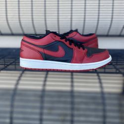 Jordan 1 Low Size(10.5)