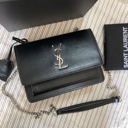 "Authentic YSL Yves Saint Laurent envelope bag cowhide silver buckle	"