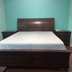 Brown Wood California King 5 Piece Bedroom Set