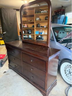 Dresser