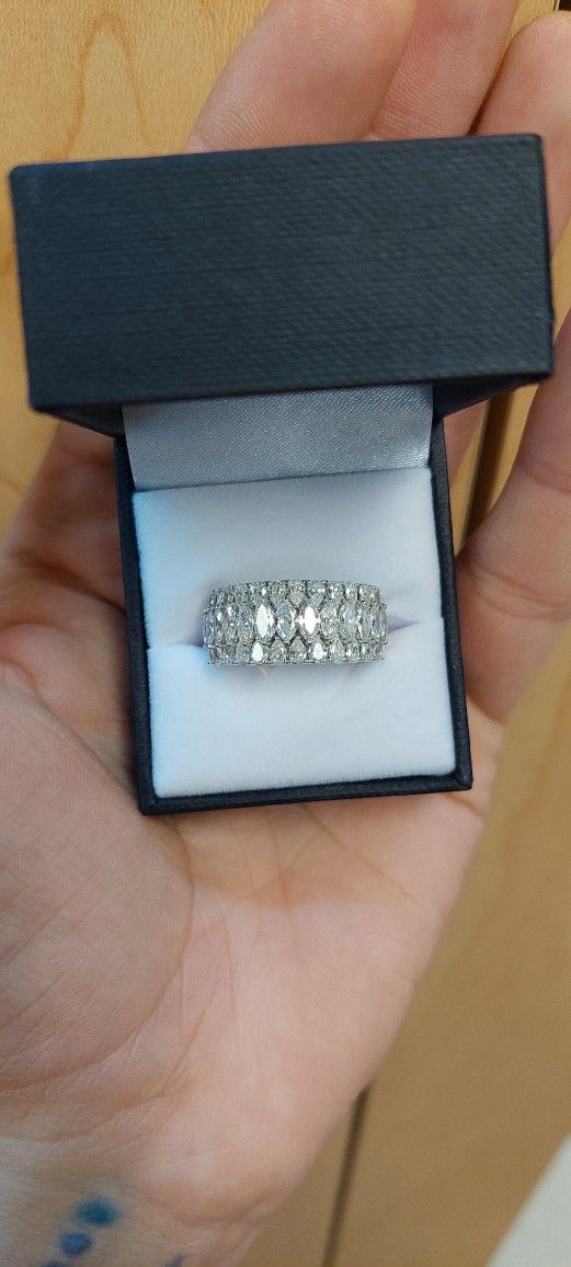 14K White Gold Diamond Ring