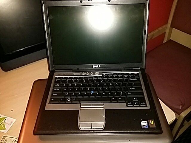 Dell latitude d620 in great shape works perfect dual core 3gb ram 500gb hd