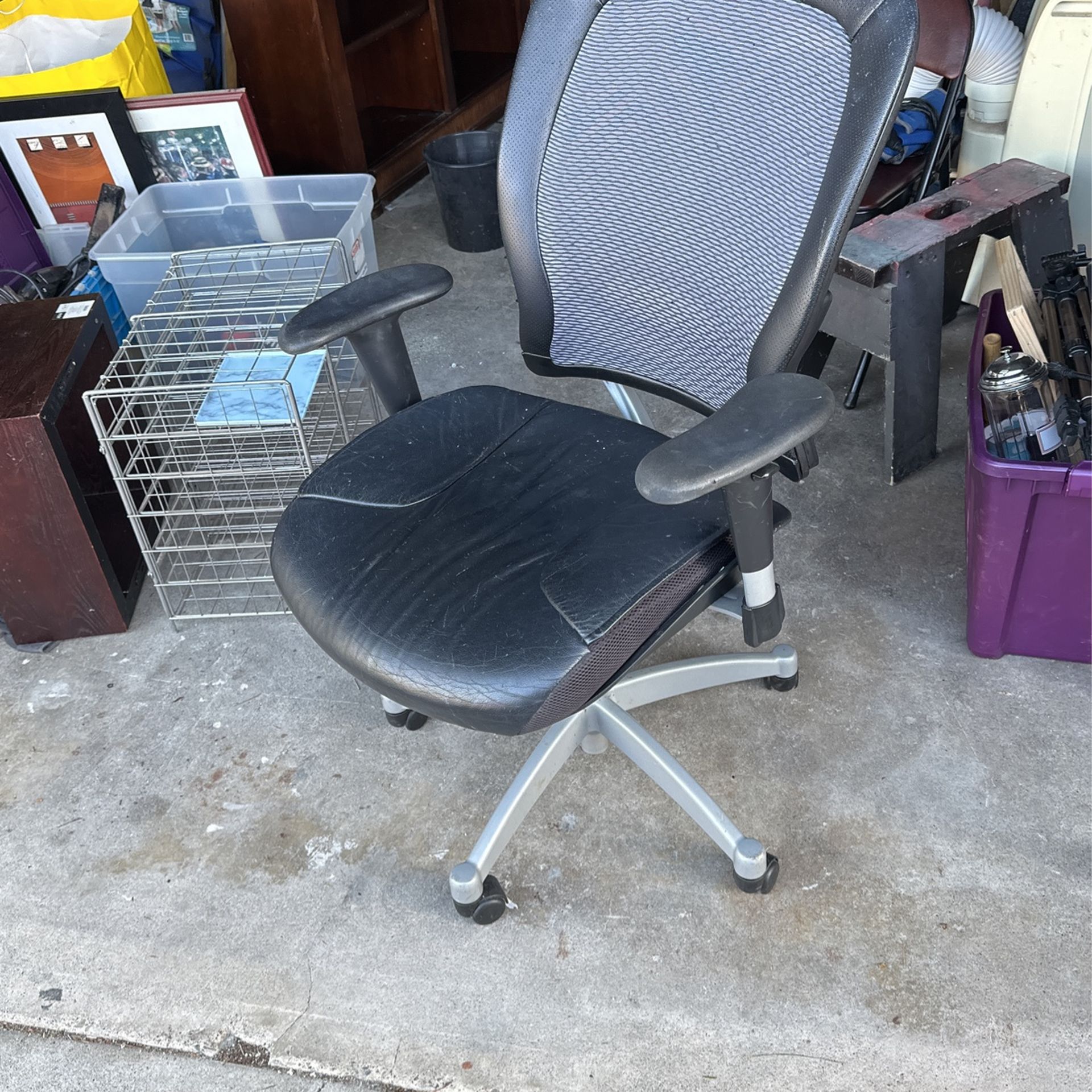 Office Chair With Adjustable lumbar 