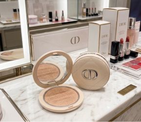 Dior highlighter New in box authentic