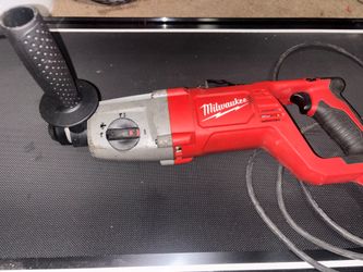 Milwaukee 8 Amp Corded 1 in. SDS D- Handle Rotary Hammer