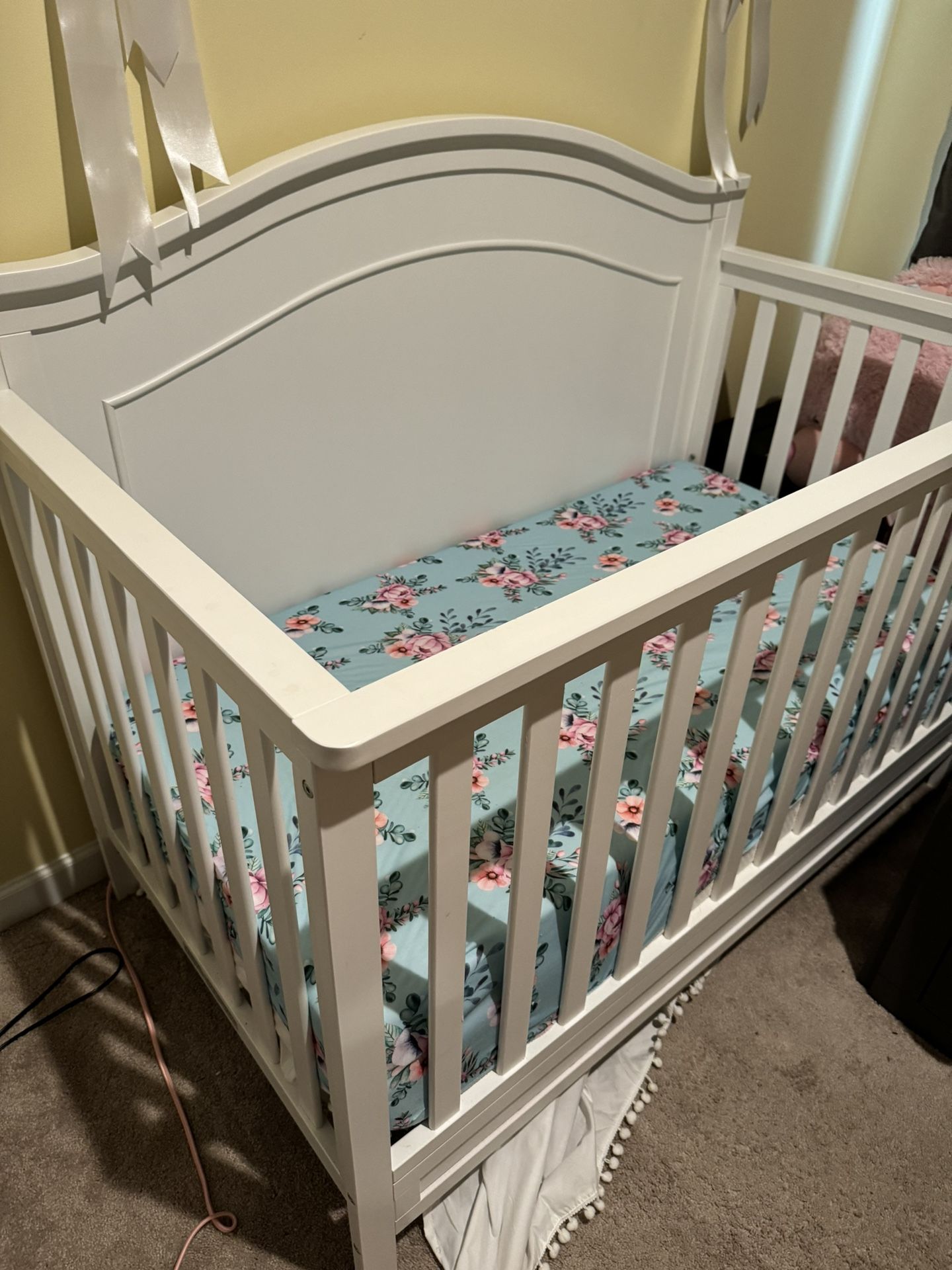 DaVinci Charlie 4-in-1 Convertible Crib/With Mattress