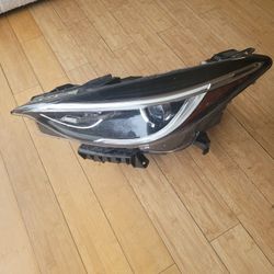 2017-2019 Infinty Qx 30 Left Drivers Side Headlight Oem 