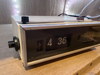 Panasonic RC-7021 Vintage Flip Clock- Amazing Condition