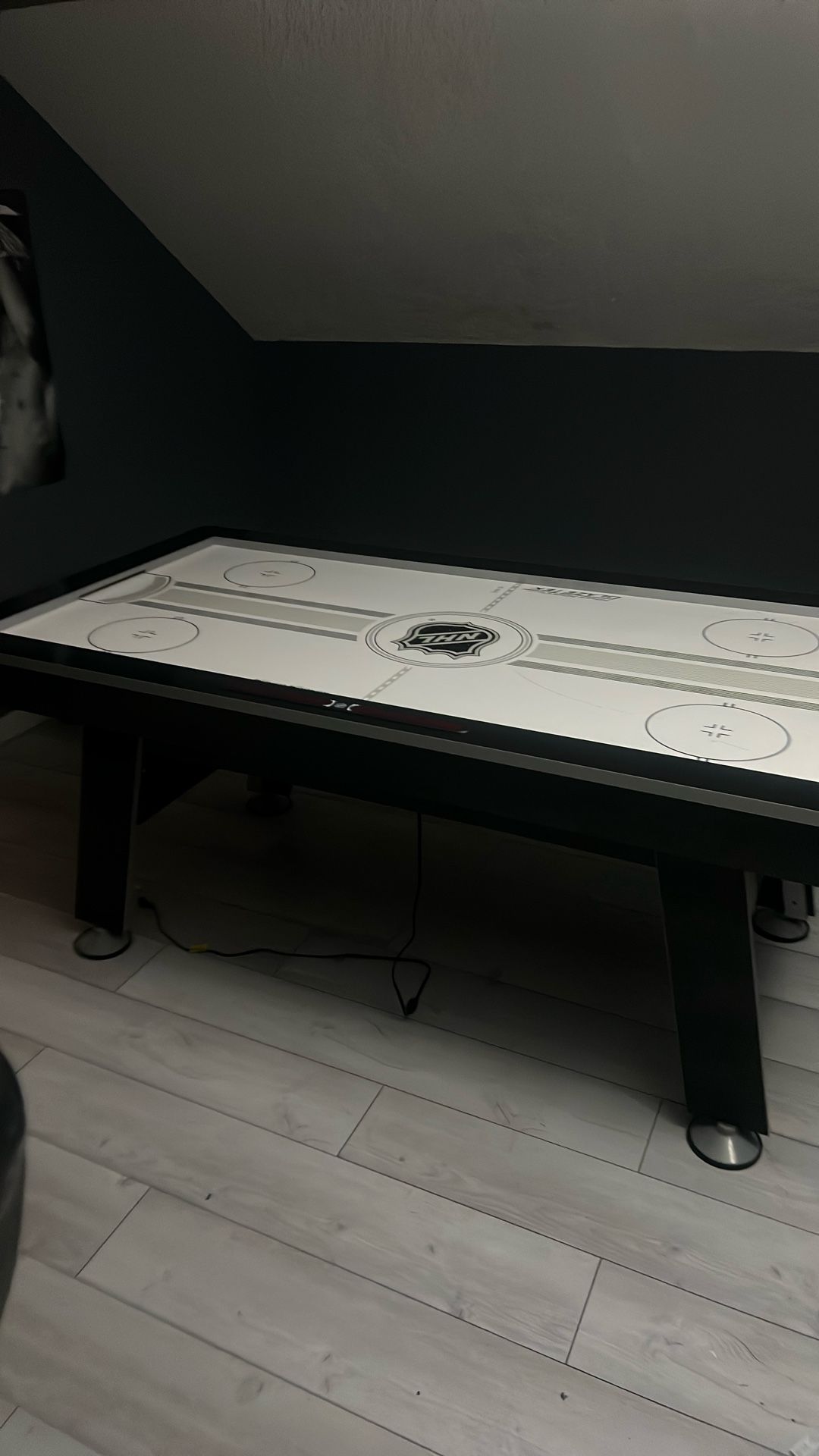 Air Hockey Table